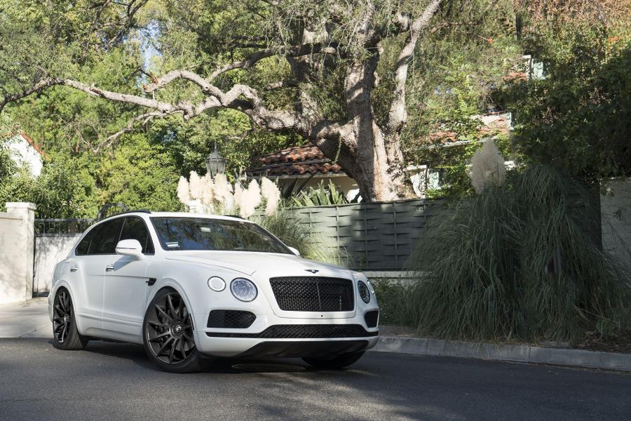 Bentley Bentayga on Forgiato Wheels (Undice-ECL) '2017